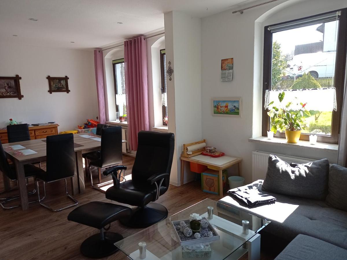 Familienfreundliche Ferienwohnung Erzgebirge Schneeberg  Exterior foto